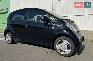 Хэтчбек Mitsubishi i-MiEV 2015 в 