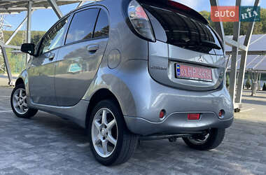Хэтчбек Mitsubishi i-MiEV 2011 в 