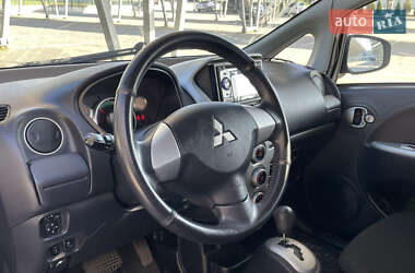 Хэтчбек Mitsubishi i-MiEV 2011 в 