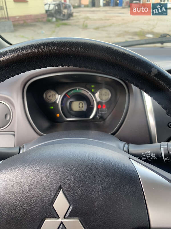 Хэтчбек Mitsubishi i-MiEV 2015 в Житомире фото 10 Хэтчбек Mitsubishi i-MiEV 2015 в Житомире