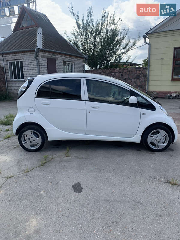 Хэтчбек Mitsubishi i-MiEV 2015 в Житомире фото 4 Хэтчбек Mitsubishi i-MiEV 2015 в Житомире