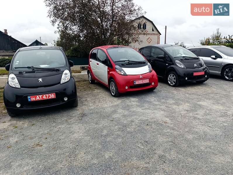 Хэтчбек Mitsubishi i-MiEV 2011 в Звягеле