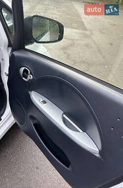 Хэтчбек Mitsubishi i-MiEV 2010 в 