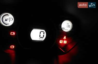 Хэтчбек Mitsubishi i-MiEV 2016 в 