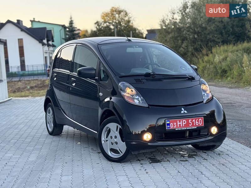 Хэтчбек Mitsubishi i-MiEV 2012 в 