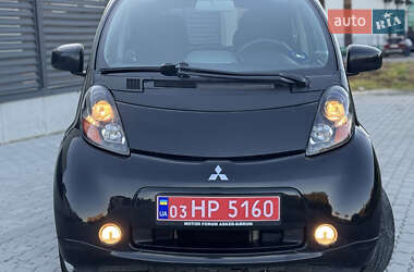 Хэтчбек Mitsubishi i-MiEV 2012 в 