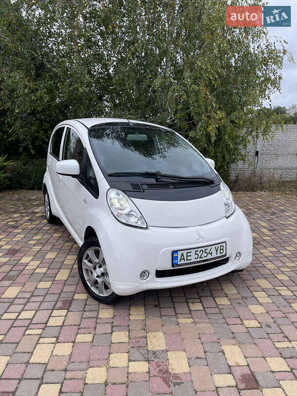 Хэтчбек Mitsubishi i-MiEV 2015 в Днепре