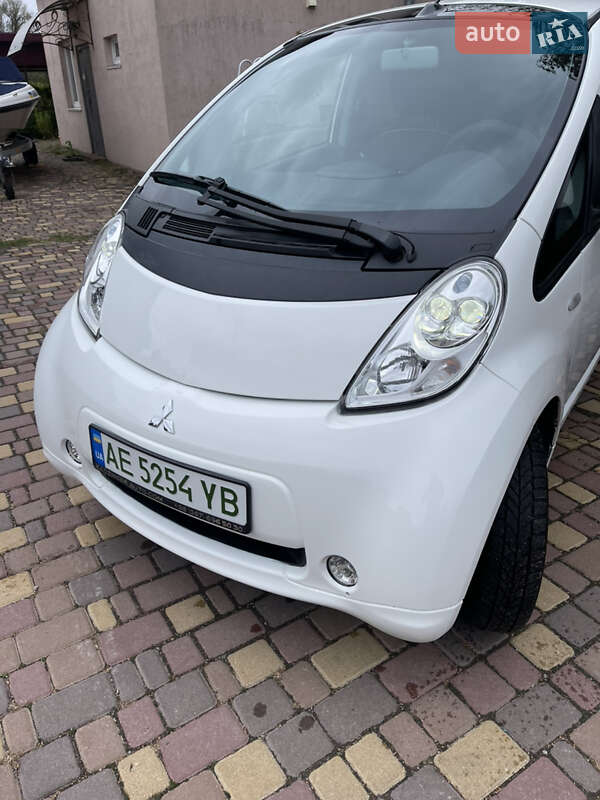 Хэтчбек Mitsubishi i-MiEV 2015 в Днепре