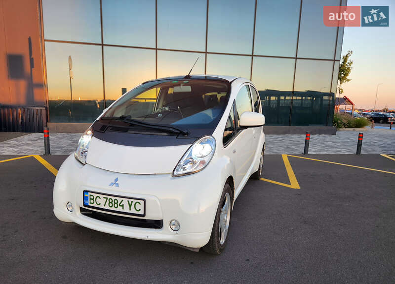 Хэтчбек Mitsubishi i-MiEV 2016 в Львове