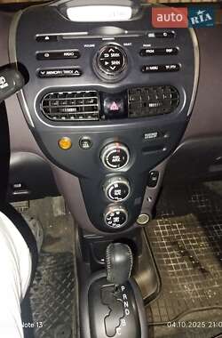 Хэтчбек Mitsubishi i-MiEV 2013 в 