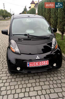 Хэтчбек Mitsubishi i-MiEV 2011 в 