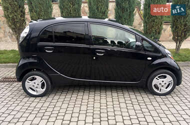 Хэтчбек Mitsubishi i-MiEV 2011 в 