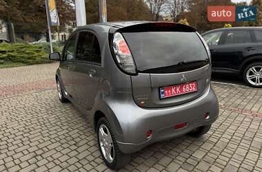 Хэтчбек Mitsubishi i-MiEV 2011 в 