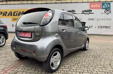 Хэтчбек Mitsubishi i-MiEV 2011 в 