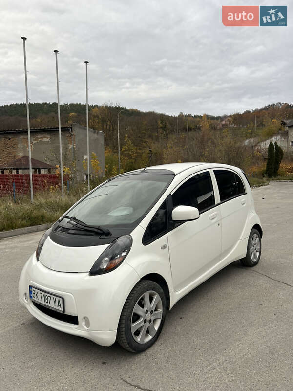 Mitsubishi i-MiEV 2011 Mitsubishi i-MiEV 2011