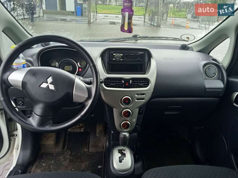 Хэтчбек Mitsubishi i-MiEV 2011 в Шептицькому