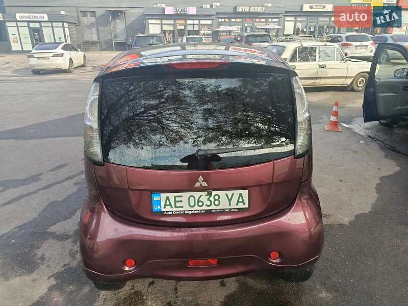 Mitsubishi i-MiEV 2011 Mitsubishi i-MiEV 2011