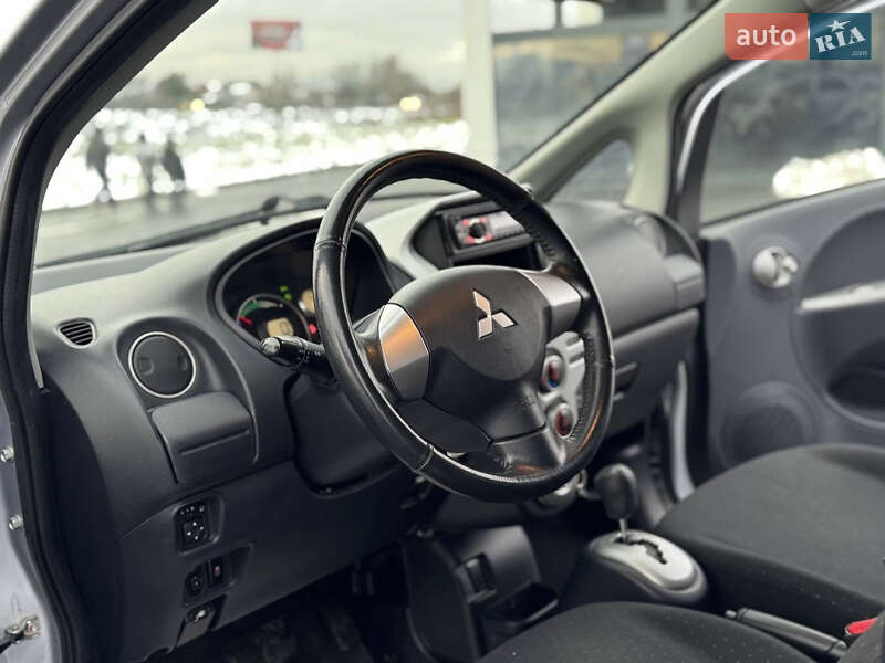 Хэтчбек Mitsubishi i-MiEV 2012 в Львове