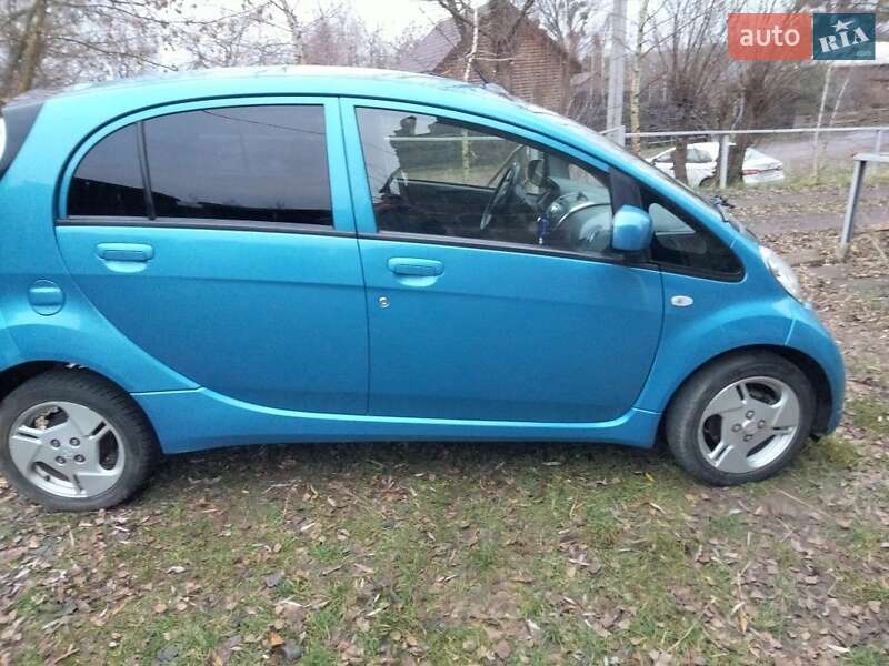 Mitsubishi i-MiEV 2014 Mitsubishi i-MiEV 2014