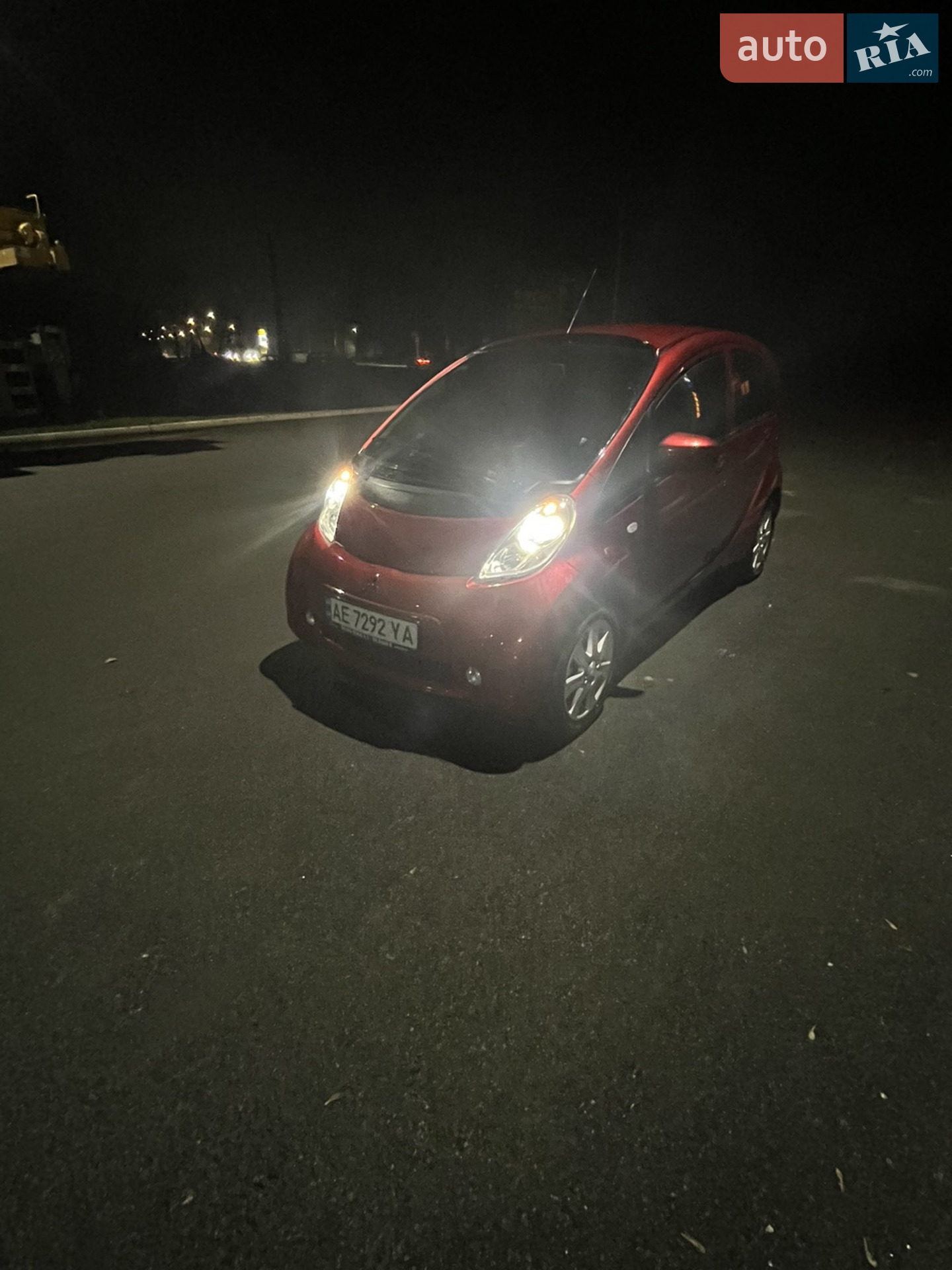2017 Mitsubishi i-MiEV - мініатюра 10