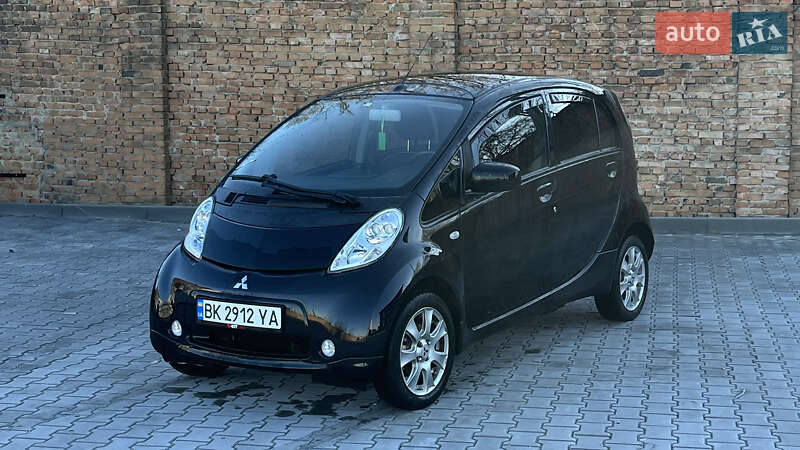 Хэтчбек Mitsubishi i-MiEV 2015 в Дубно