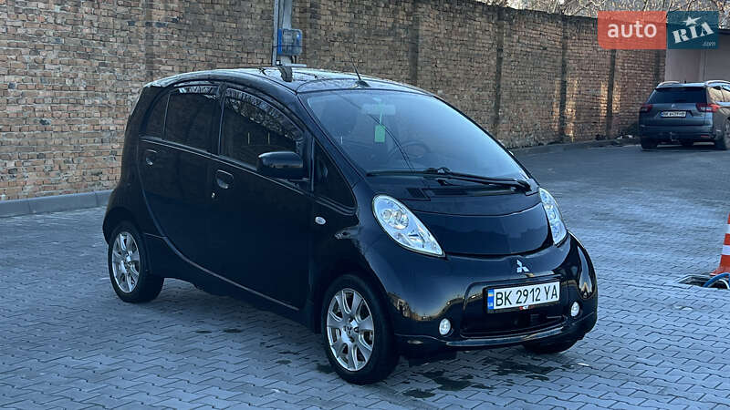 Хэтчбек Mitsubishi i-MiEV 2015 в Дубно