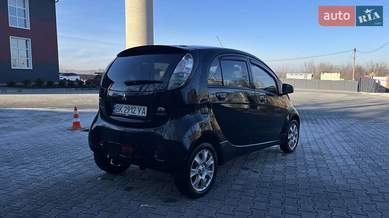 Хэтчбек Mitsubishi i-MiEV 2015 в Дубно