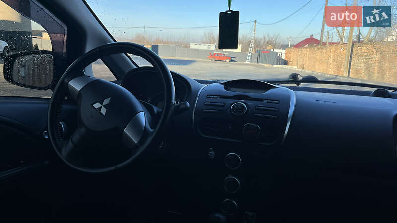 Хэтчбек Mitsubishi i-MiEV 2015 в Дубно