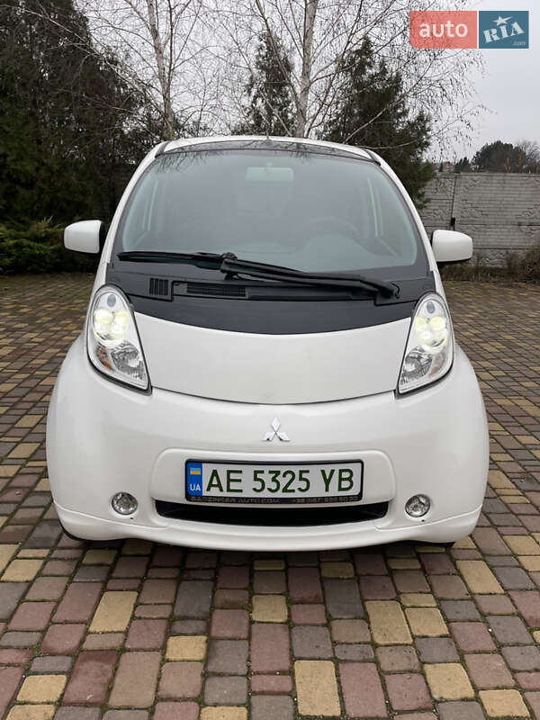 Хэтчбек Mitsubishi i-MiEV 2015 в Днепре