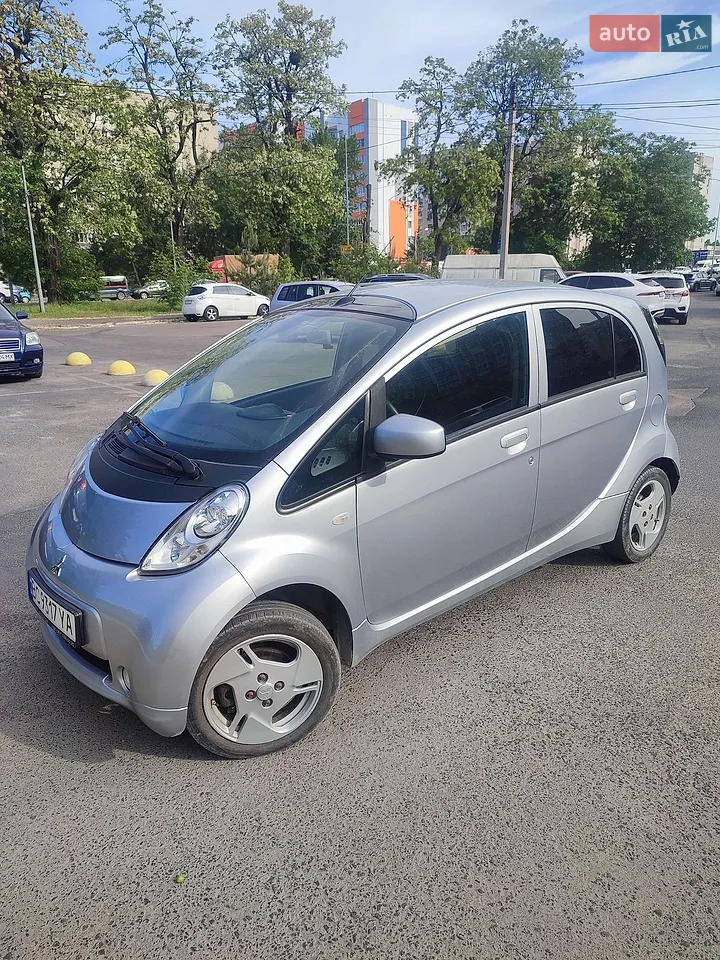 2015 Mitsubishi i-MiEV - мініатюра 7