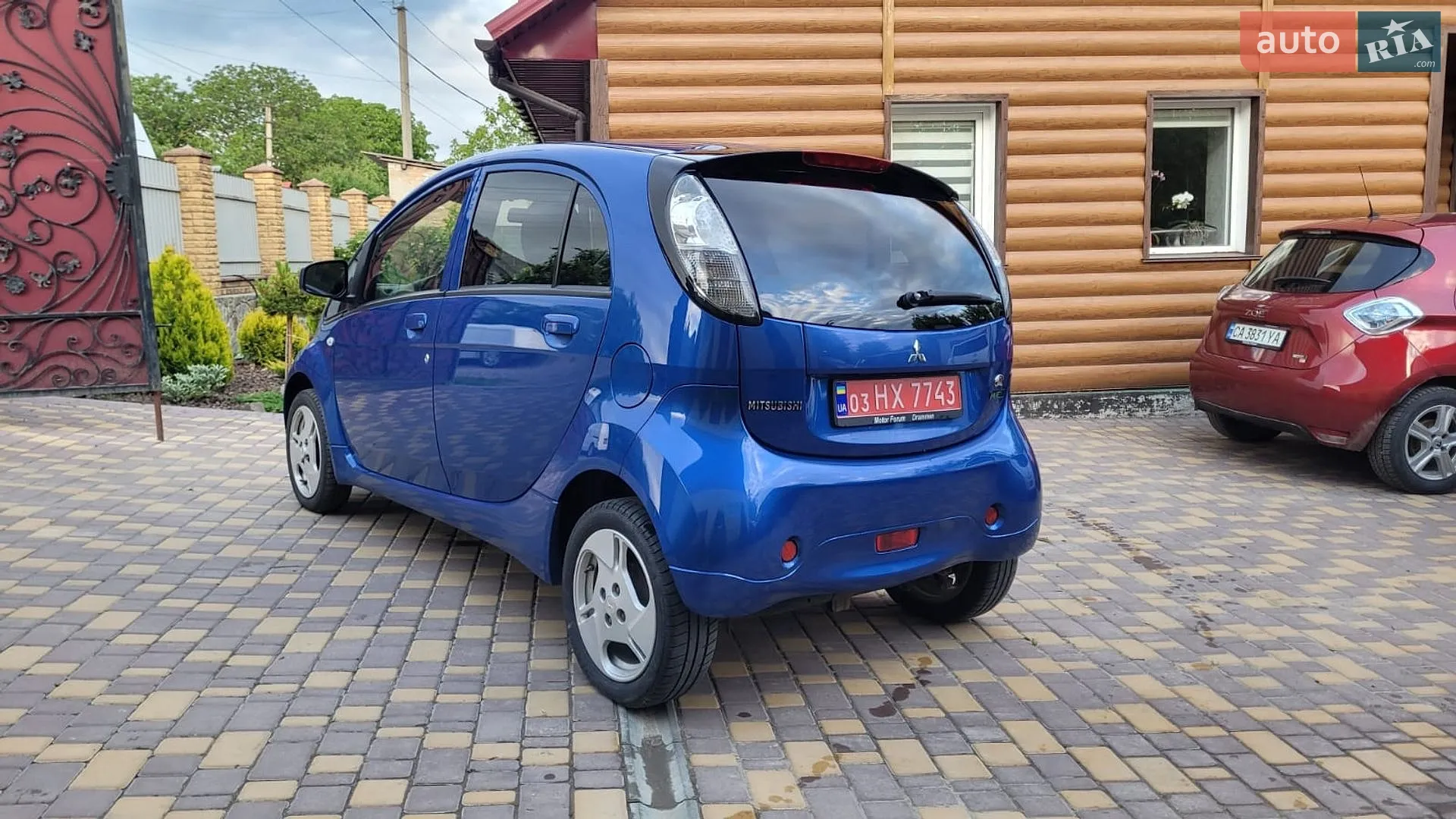 2016 Mitsubishi i-MiEV - мініатюра 4