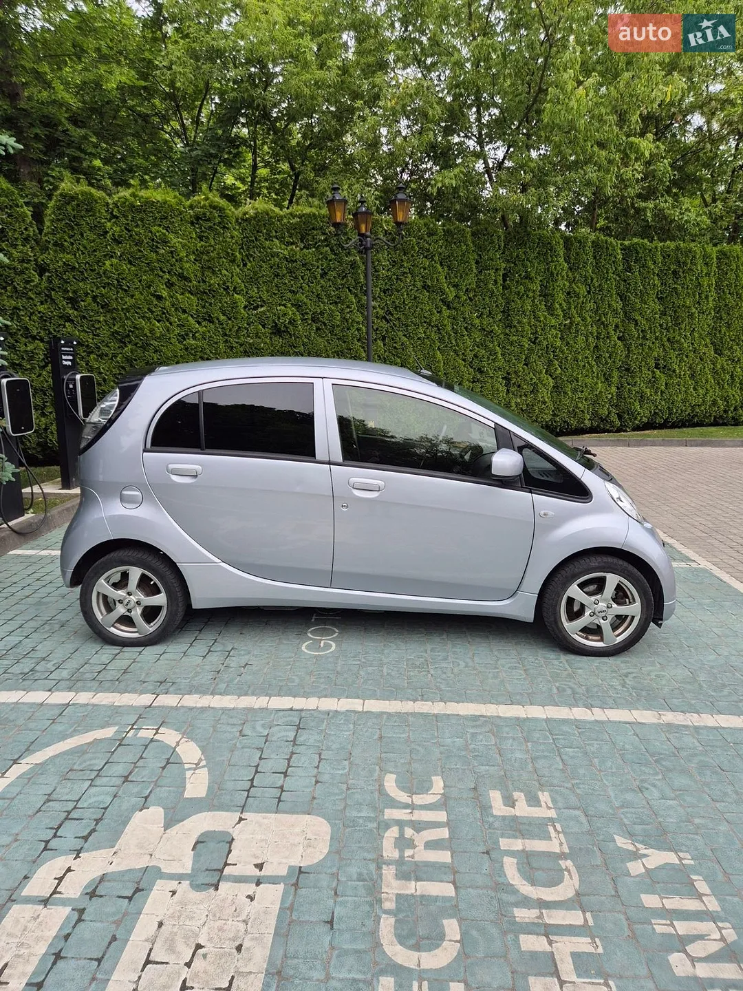 2014 Mitsubishi i-MiEV - мініатюра 8