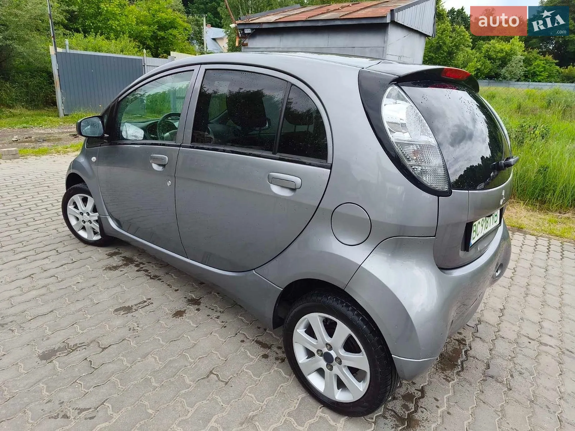 2010 Mitsubishi i-MiEV - мініатюра 12