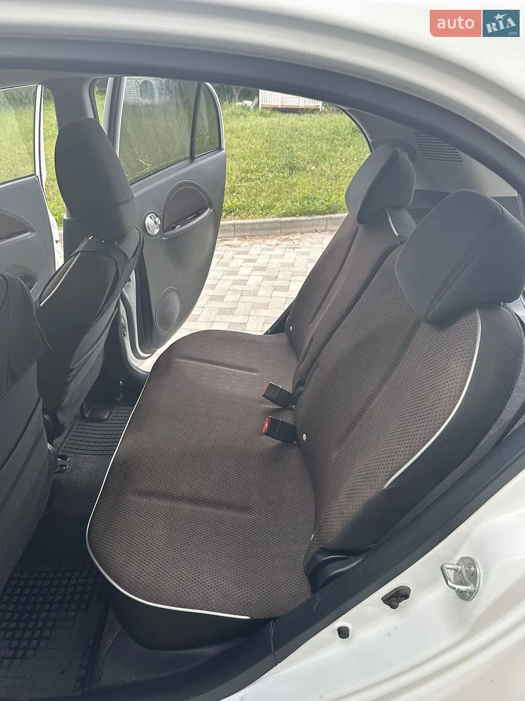 2015 Mitsubishi i-MiEV - мініатюра 14