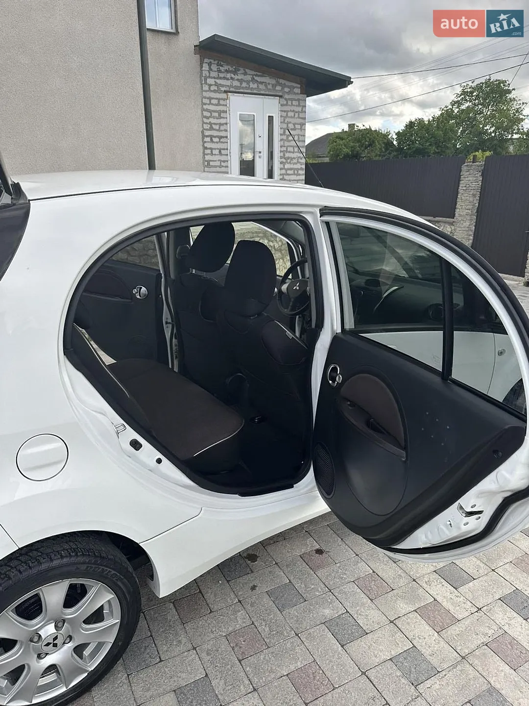 2015 Mitsubishi i-MiEV - мініатюра 18