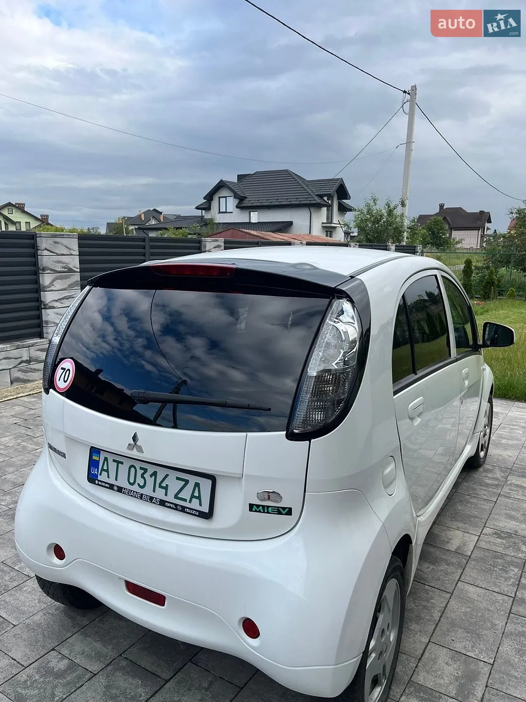 2011 Mitsubishi i-MiEV - мініатюра 9