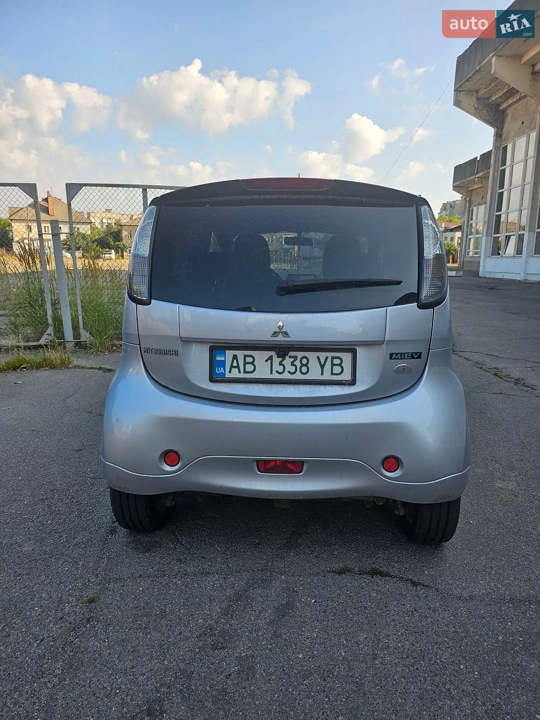 2011 Mitsubishi i-MiEV - мініатюра 4