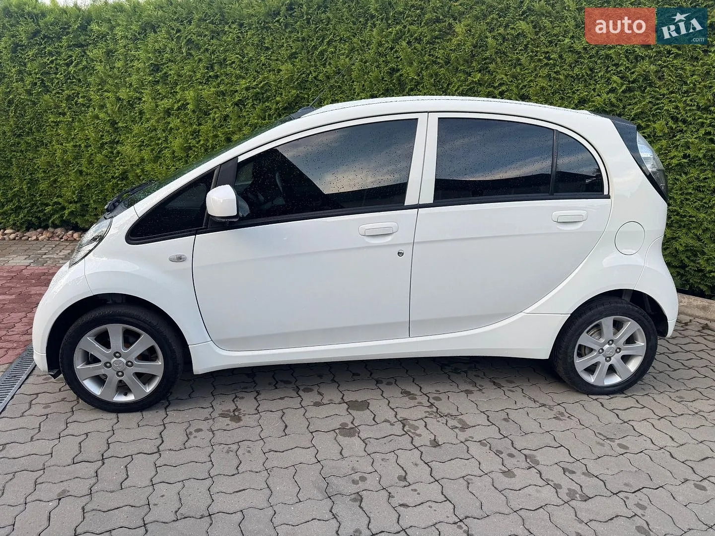 2010 Mitsubishi i-MiEV - мініатюра 13