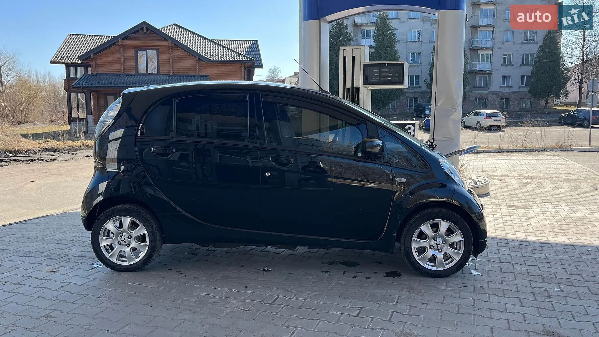 2015 Mitsubishi i-MiEV - мініатюра 6