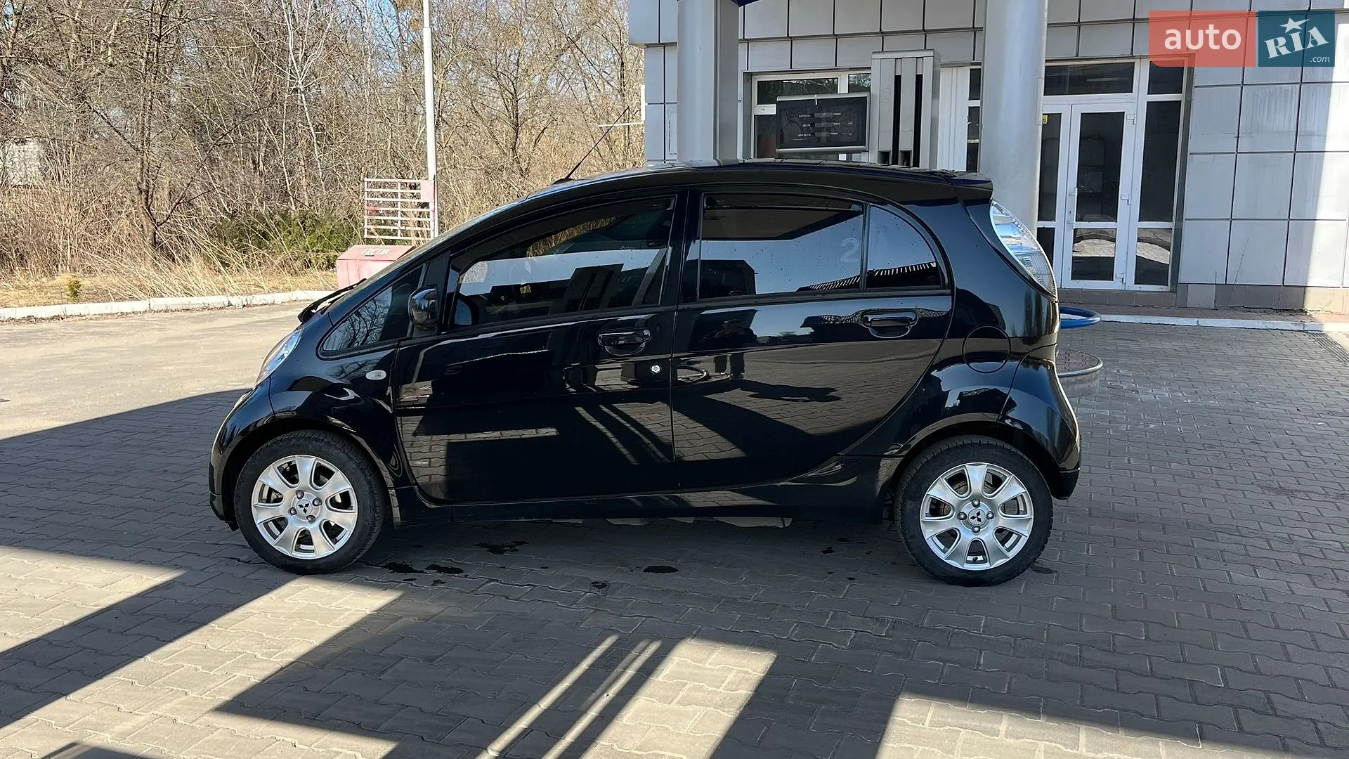 2015 Mitsubishi i-MiEV - мініатюра 10