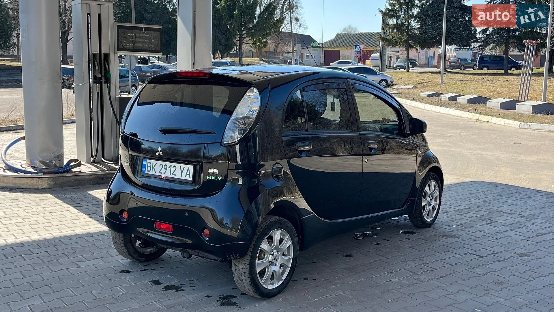2015 Mitsubishi i-MiEV - мініатюра 7