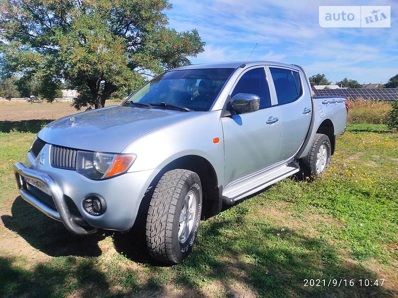 Mitsubishi L 200 cargo