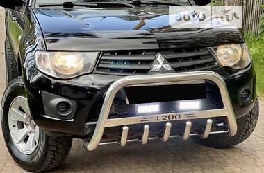 Внедорожник / Кроссовер Mitsubishi L 200 2013 в Киеве