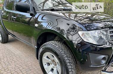 Позашляховик / Кросовер Mitsubishi L 200 2013 в 