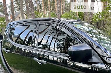 Позашляховик / Кросовер Mitsubishi L 200 2013 в 