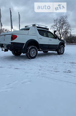 Пикап Mitsubishi L 200 2011 в Харькове