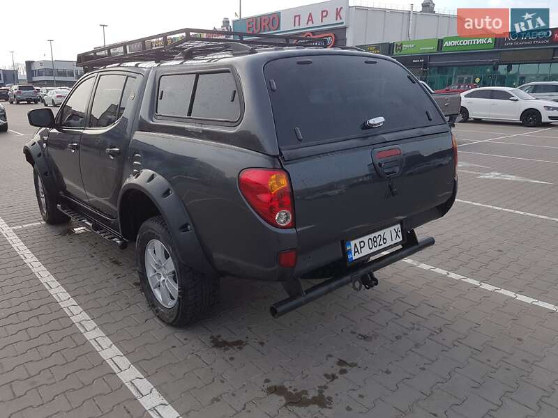 Пикап Mitsubishi L 200 2011 в Киеве