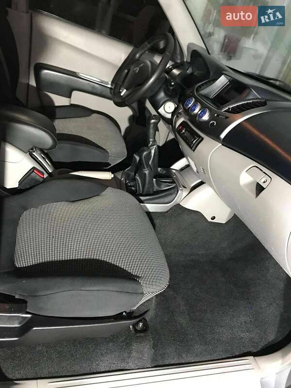 Пікап Mitsubishi L 200 2007 в Славському