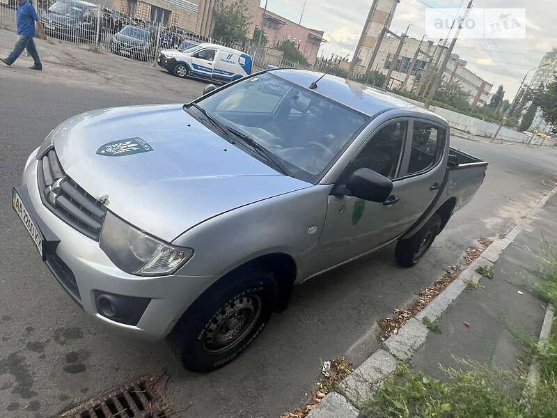 Пикап Mitsubishi L 200 2013 в Киеве