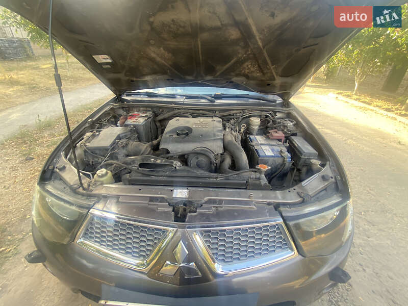 Пікап Mitsubishi L 200 2011 в Сумах